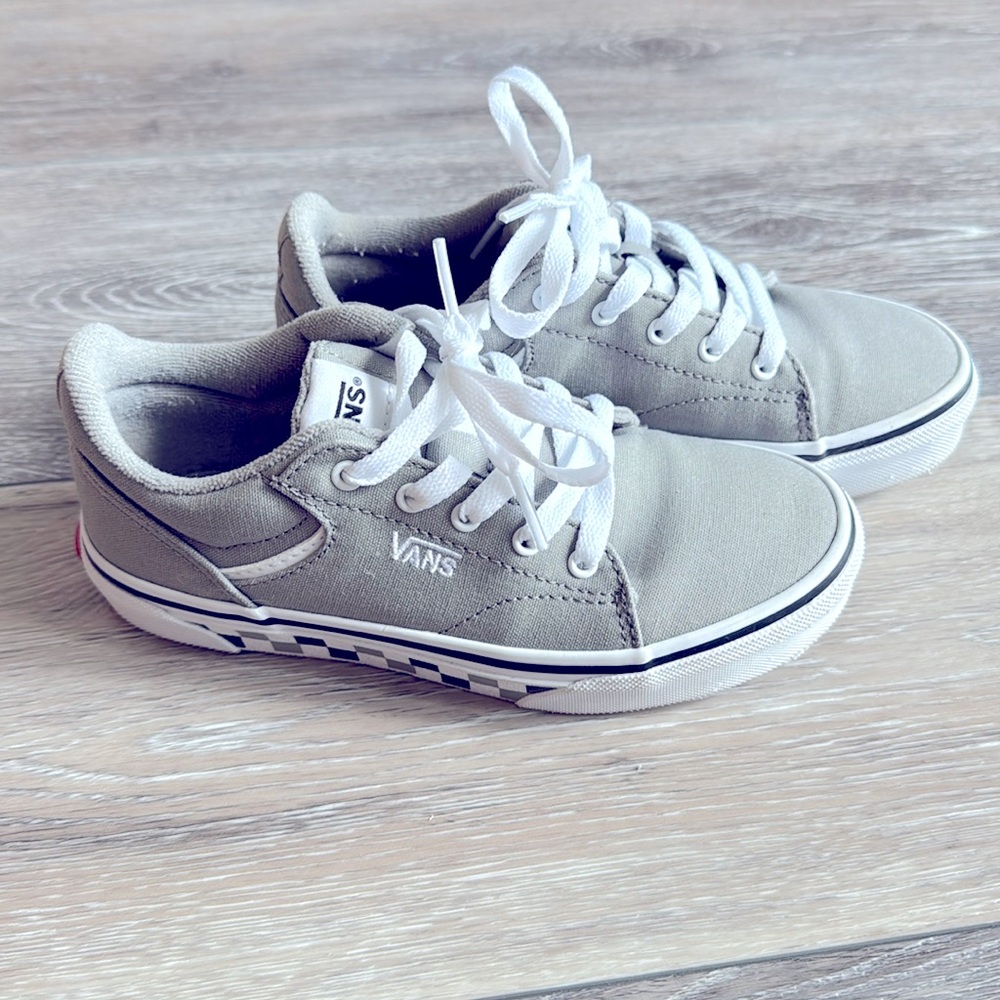 Vans Kids' Seldan Low Top Sneaker Little/Big Kid